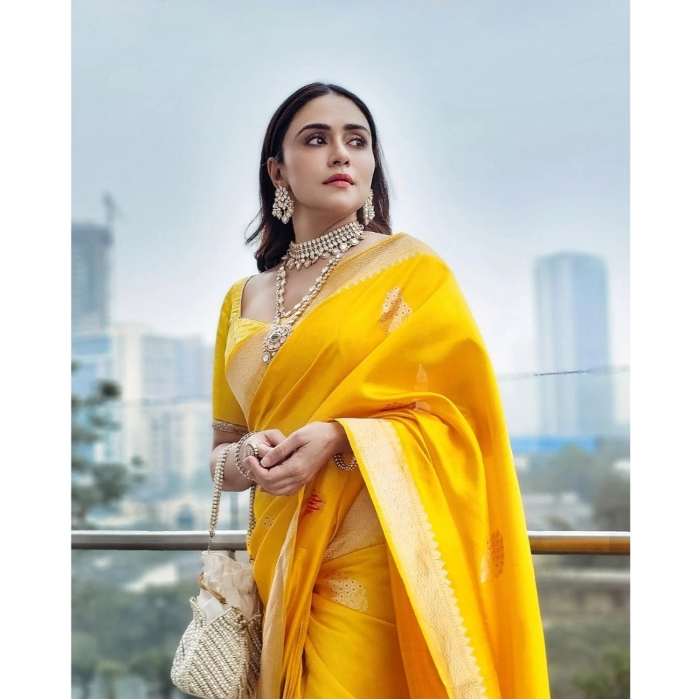 generic women's silk printed saree with unstitched blouse 5.5mtr (yellow) generic women's silk printed saree with unstitched blouse 5.5mtr (yellow)